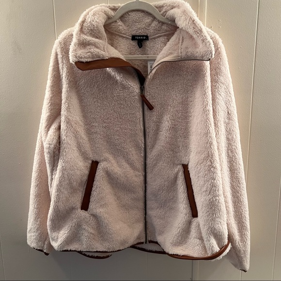 ZIP FRONT JACKET - FAUX SHEARLING CONTRAST TRIM IVORY - Picture 2 of 9